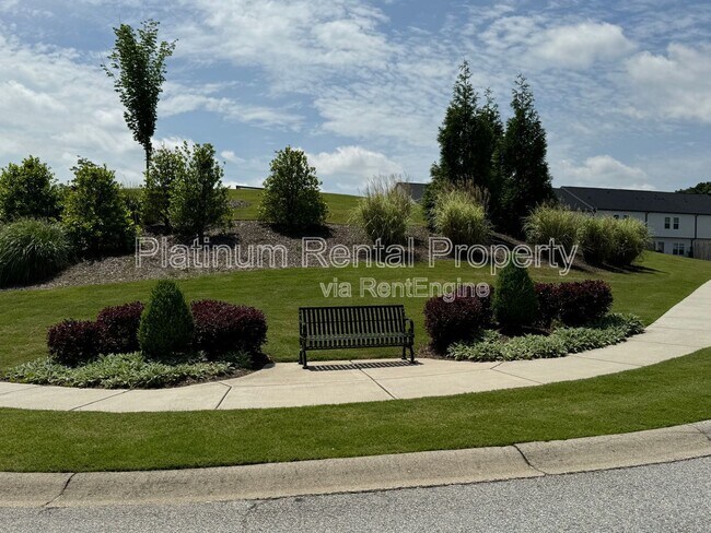Building Photo - 1005 Ramon Dr