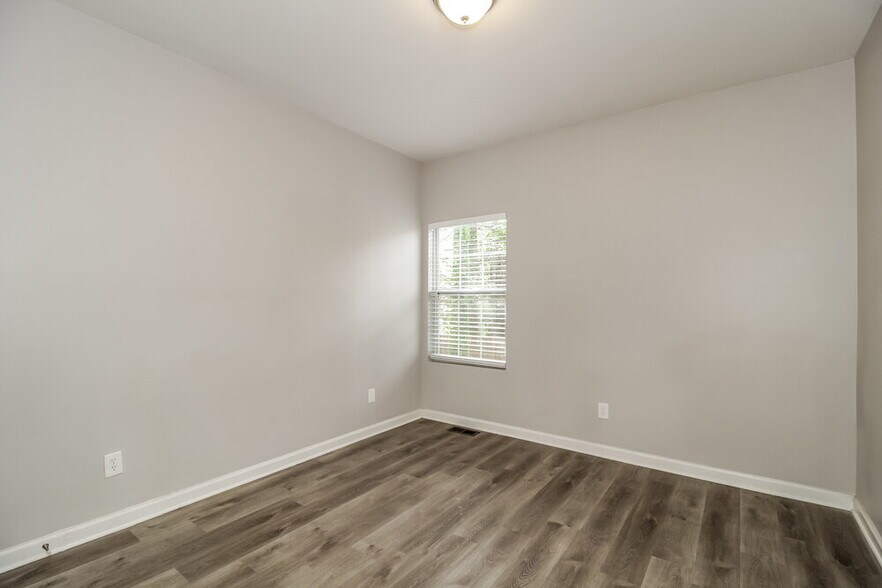 Building Photo - 2981 Courtland Oaks Trail SW