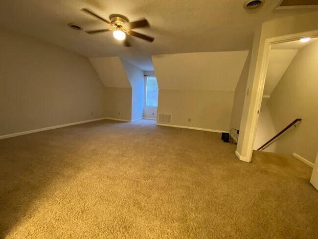 Building Photo - AWESOME 2 BEDROOM CONDO IN PARKWAY HEIGHTS...