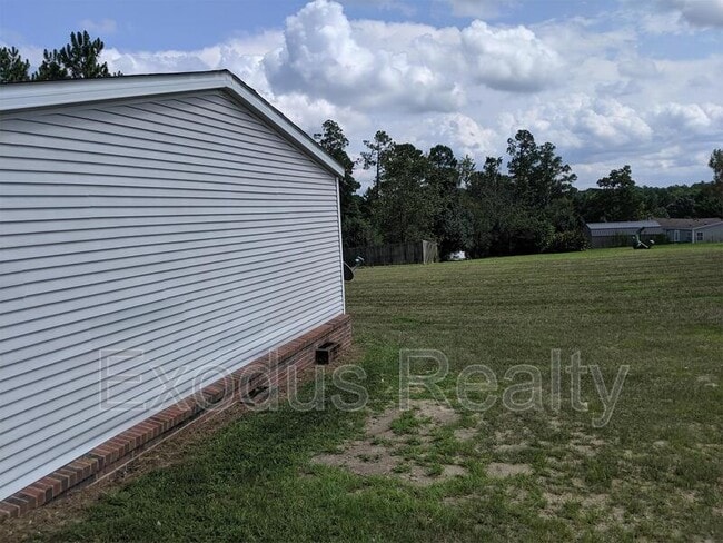 Building Photo - 220 Winding Ridge