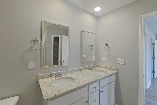 Building Photo - 101 Denise Dr