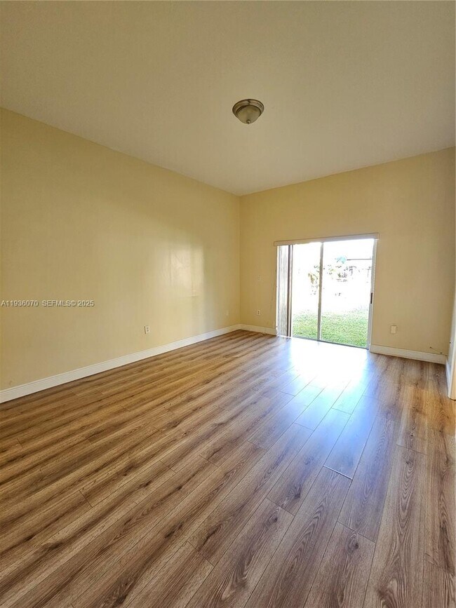 Building Photo - 14209 SW 160th Ct