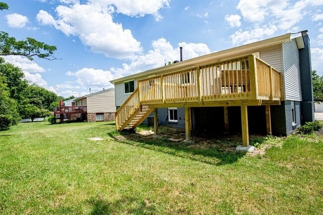Building Photo - 810 Clearfield Ln