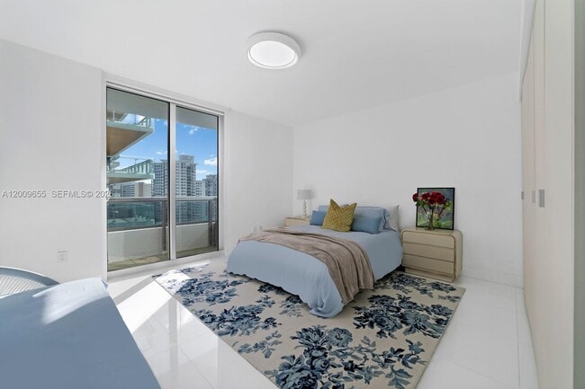 Building Photo - 5801 Collins Ave