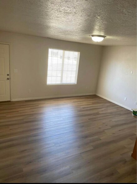 Building Photo - 1260 N 650 W