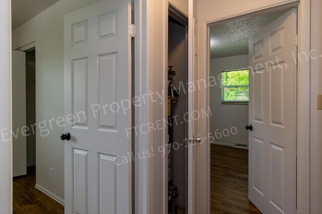 Building Photo - 2439 Clearview Ave