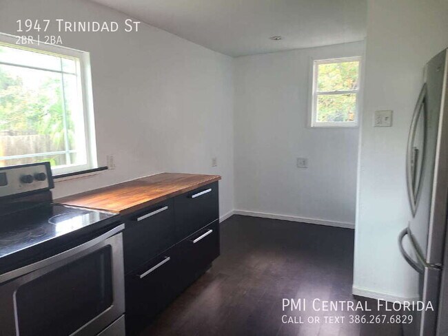 Building Photo - 1947 Trinidad St