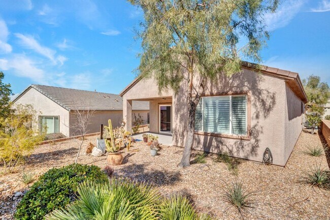 Building Photo - Beautifully upgraded 2Bed 2Bath in Solera Anthem 55+