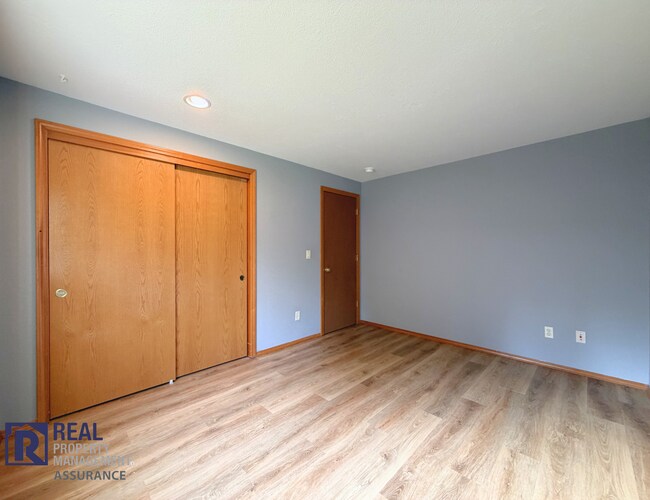 Building Photo - Beautiful 3-Bedroom Home with Fenced Yard, Central A/C & 2-Car Garage