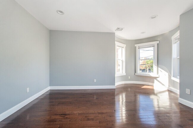 Building Photo - 894 AVENUE C