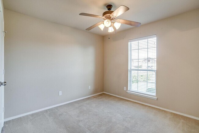 Building Photo - Wondeerful 3 Bed, 2 Bath Home in Mansfield ISD- 76063