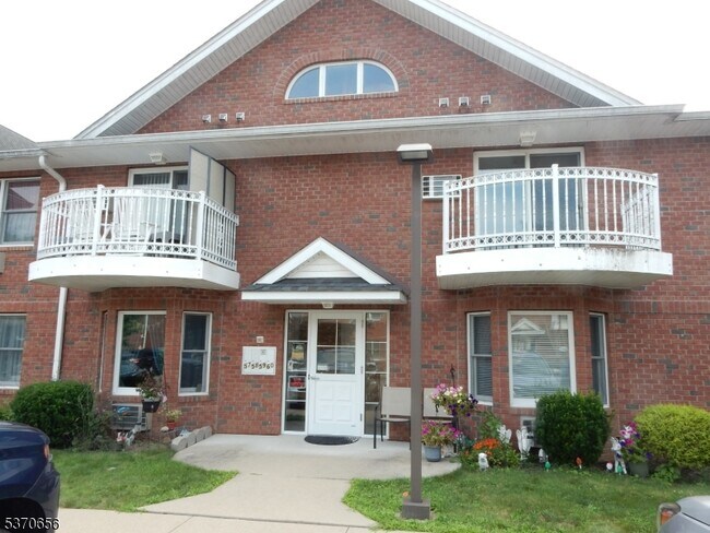 Building Photo - 50 Jane Dr