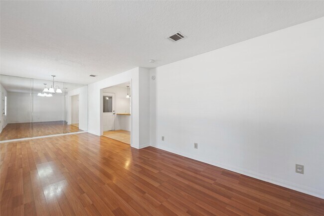 Building Photo - 1510 Afton St