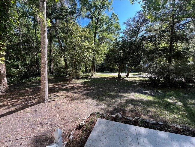 Building Photo - 1565 Oakhurst St