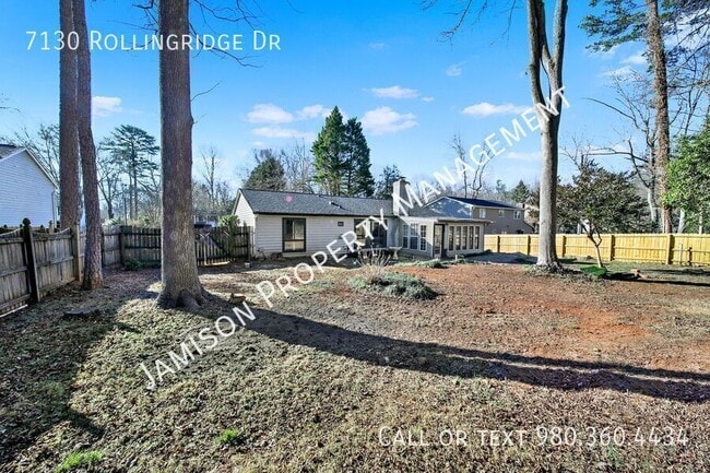 Building Photo - 7130 Rollingridge Dr
