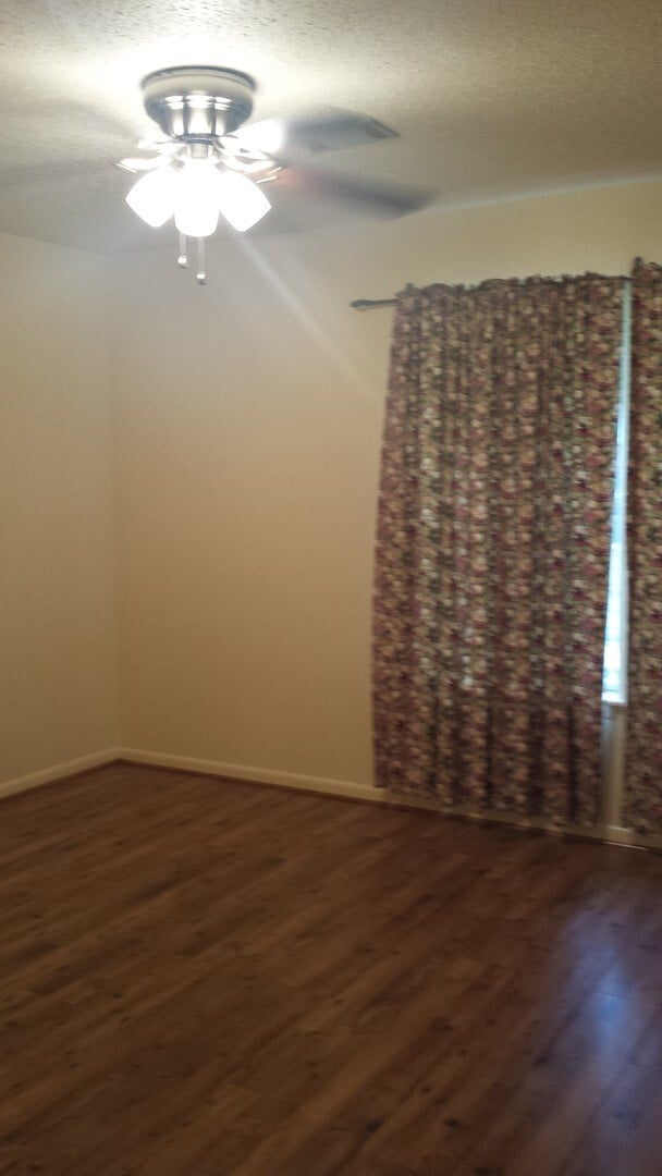 Building Photo - 120 Emperado Way