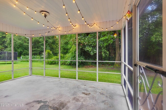 Building Photo - 146 Monterey Cir