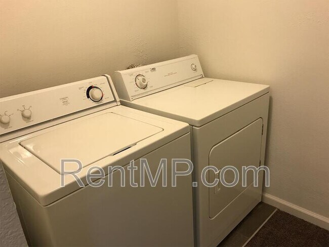 Building Photo - 1825 South Dr