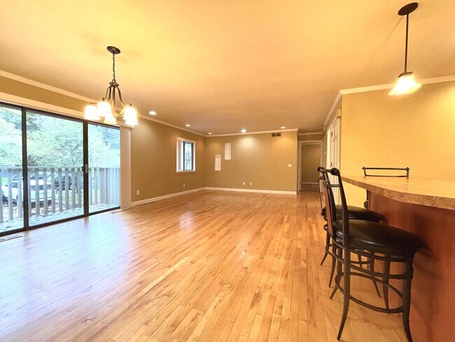 Building Photo - Spacious 2 Bedroom 2 Bathroom Condo in Kalamazoo