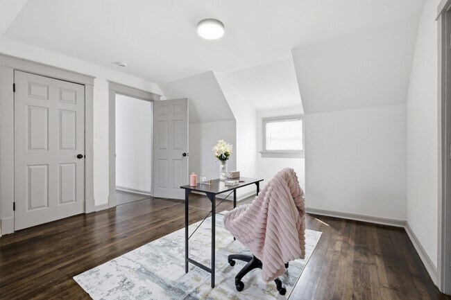 Building Photo - 1311 E 29th St