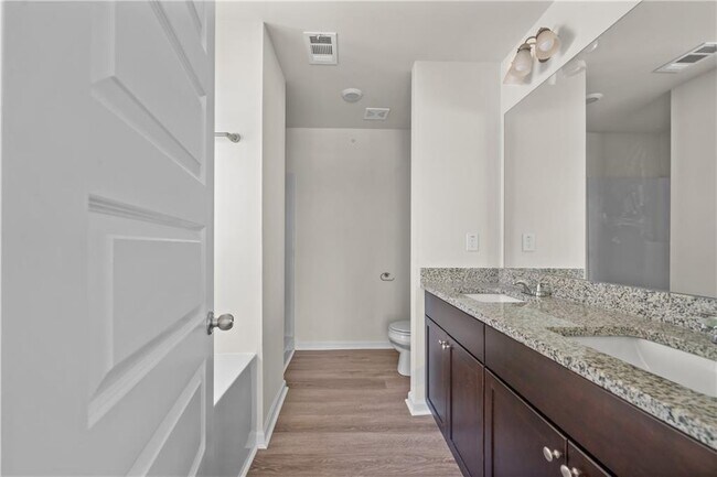 Building Photo - 631 Carlton Pointe Dr