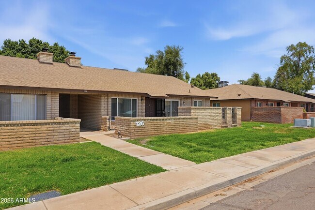 Building Photo - 126 W Loma Vista Dr