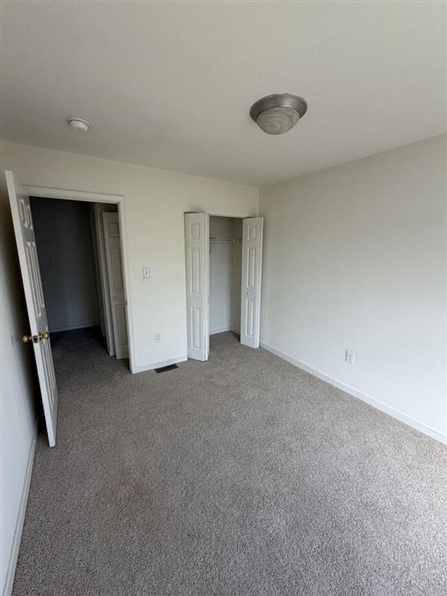 Building Photo - 3528 E Richmond Rd