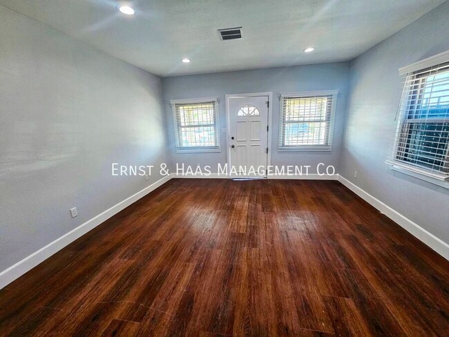 Building Photo - 1551 W 103rd St