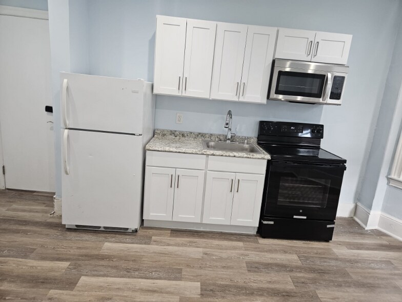 Primary Photo - 16 S 50th St