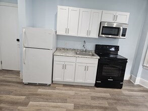 Building Photo - 16 S 50th St