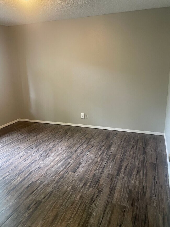 Primary Photo - 2411 E 55th Pl