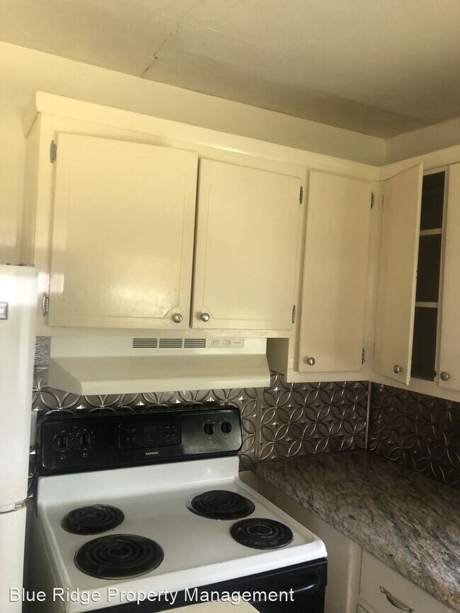 Building Photo - 2 br, 1 bath House - 3013 Bloomingdale Road