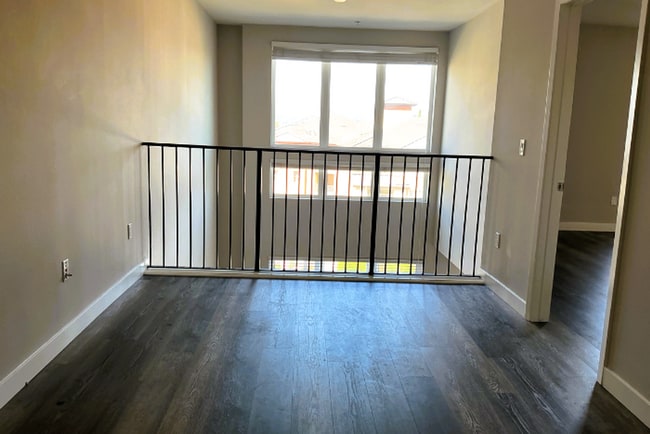 Building Photo - Dublin Condo