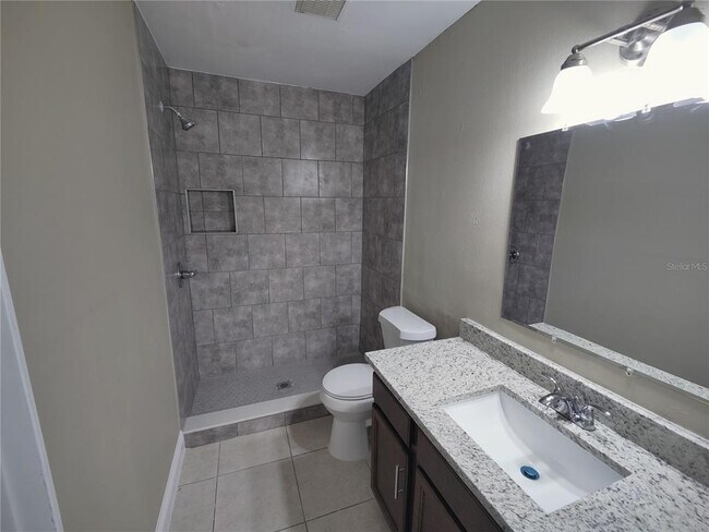 Building Photo - 445 Fountainhead Cir