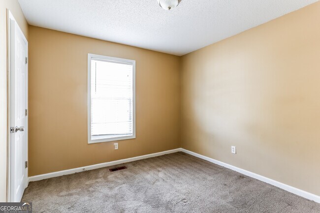 Building Photo - 419 Ivy Crest Dr