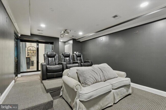 Building Photo - 1220 Valley Rd