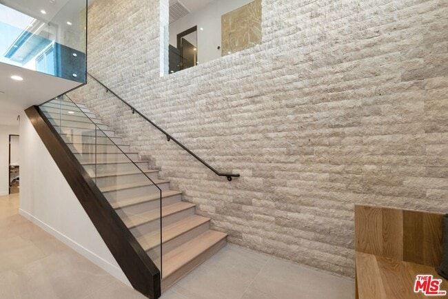 Building Photo - 3116 Elvido Dr