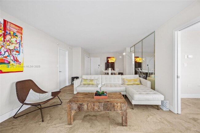 Primary Photo - 5555 Collins Ave