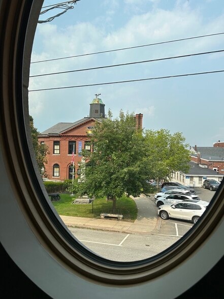 Building Photo - 126 Church St