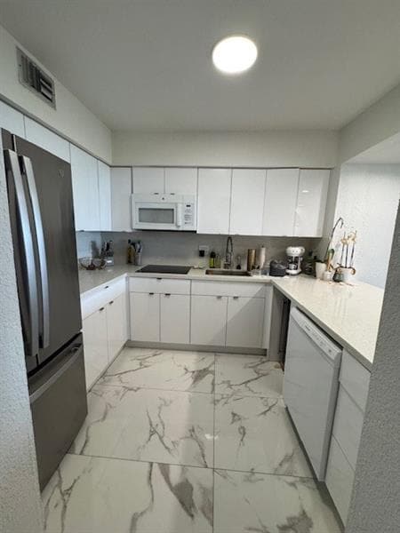 Building Photo - 20335 W Country Club Dr