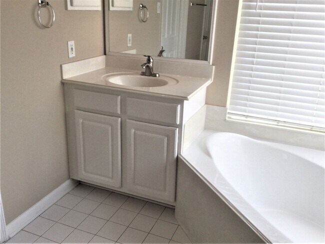 Building Photo - 15007 Red Cedar Bluff Ln