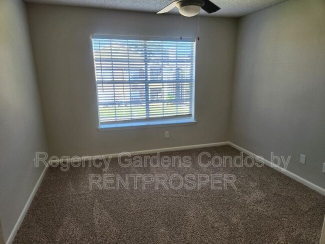 Building Photo - 5533 Chrishire Way