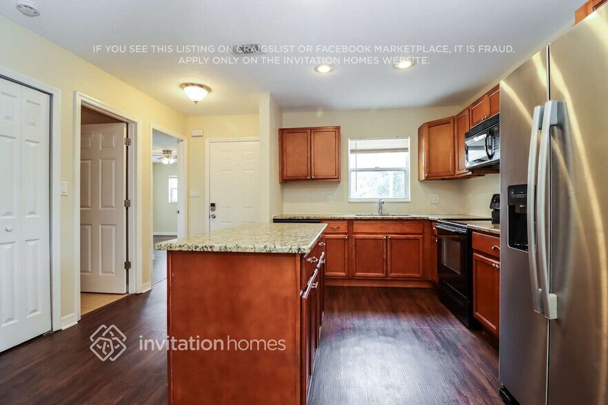 Building Photo - 2512 Casilla Wy S