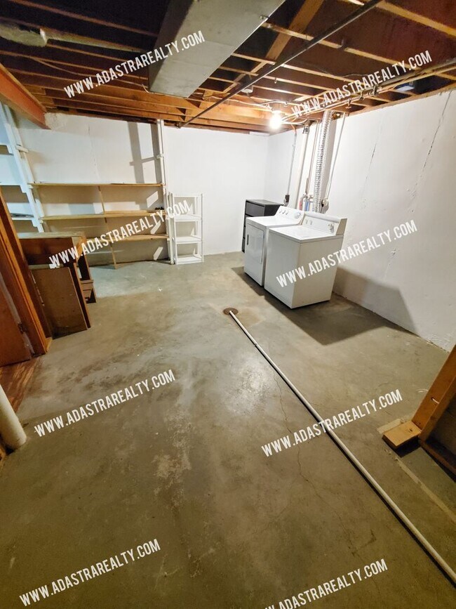 Building Photo - 4825 W 75th St