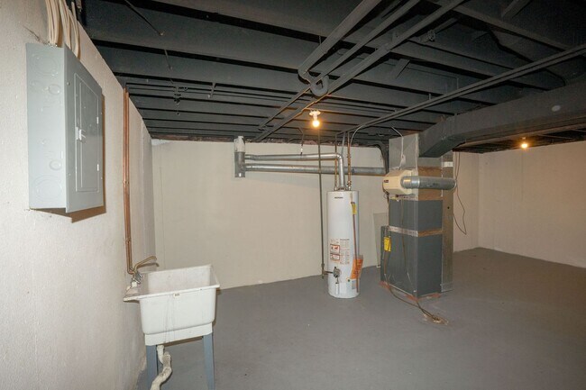 Building Photo - Got to see!  Two bedroom brick ranch style...