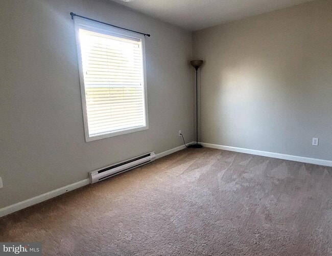 Building Photo - 124 Dickens Ln