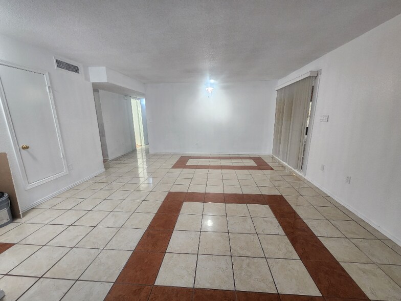 Building Photo - 437 Sunset Hills Dr