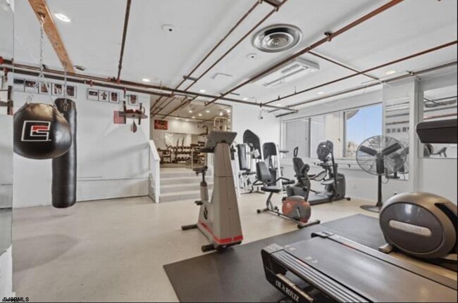 Building Photo - 101 S Raleigh Ave