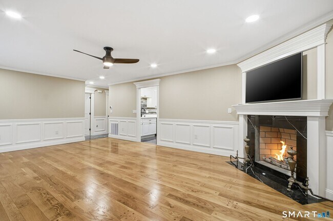 Building Photo - 193 The Meadows