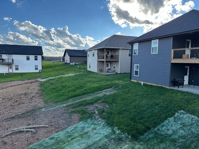 Building Photo - NEW CONSTRUCTION 5 Bed 3 Bath w/ Walk Out Basement Waynesville School District